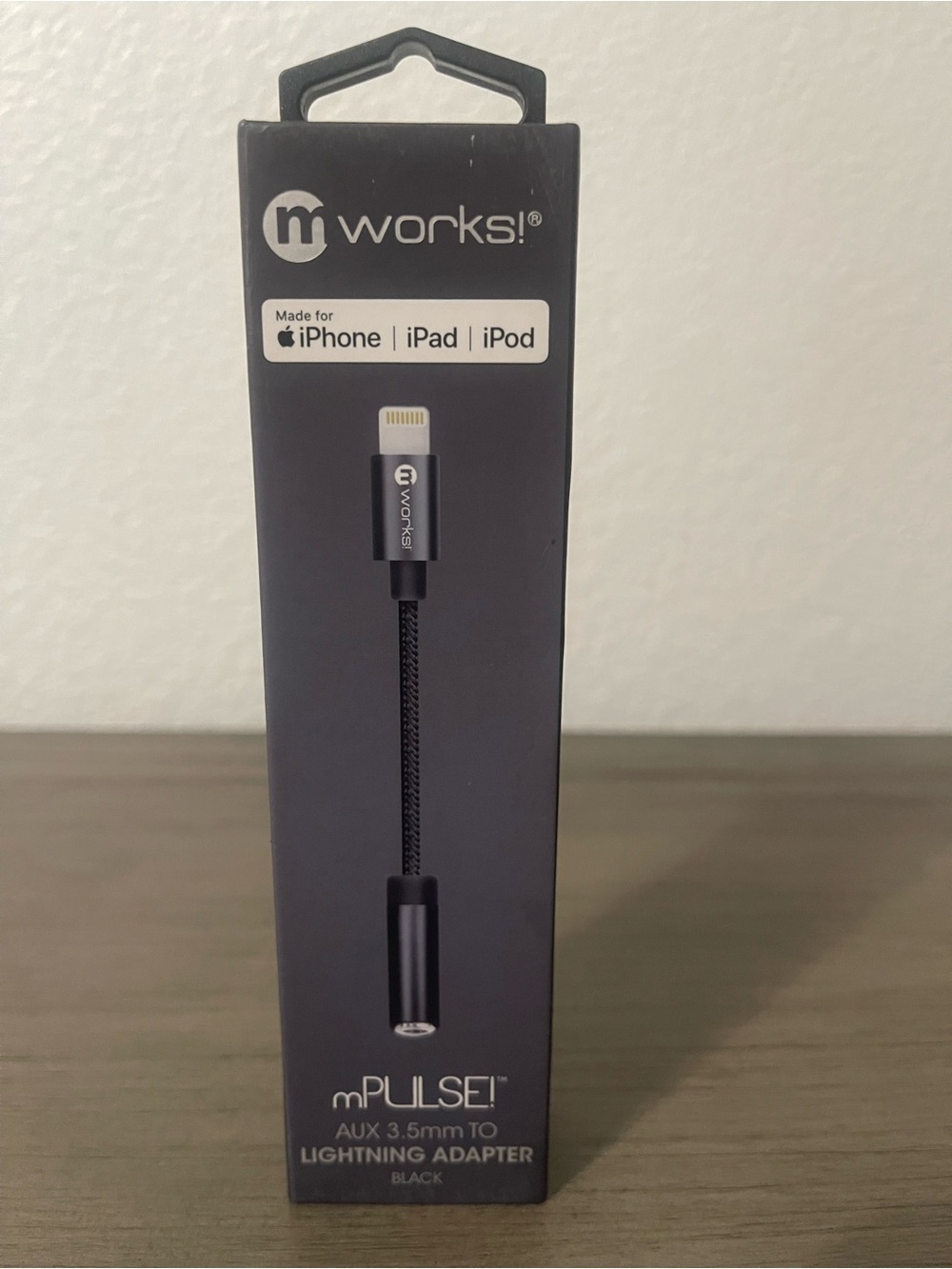 mWorks mPULSE Lightning to 3.5mm AUX Adapter - Black
